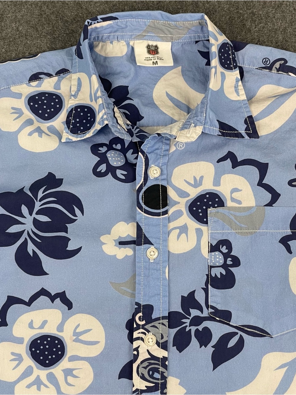Wes and Willy UNC Tar Heels North Carolina Hawaiian Button Up Shirt Mens Medium